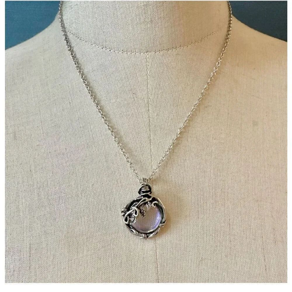 Purple stone Pendant Leaf Winding Necklace